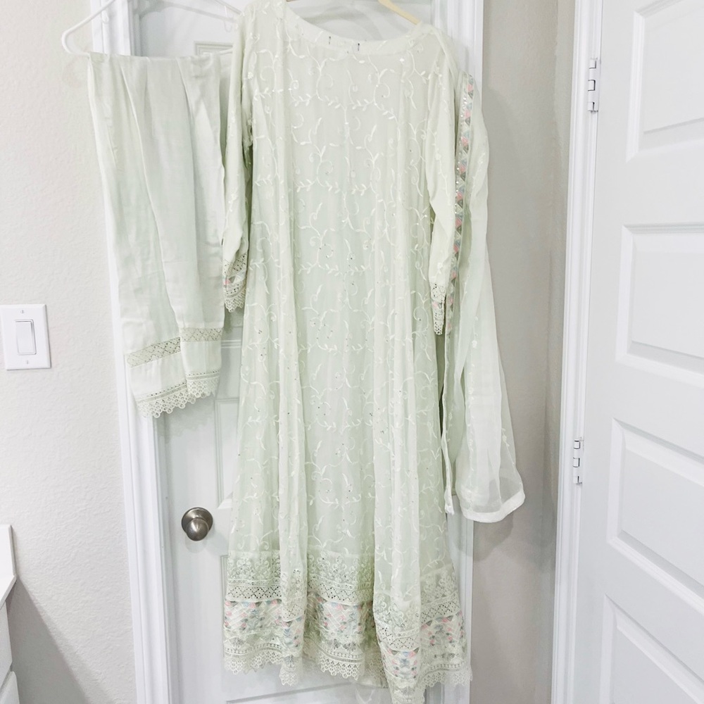 Agha noor dress medium - Picture 8 of 11